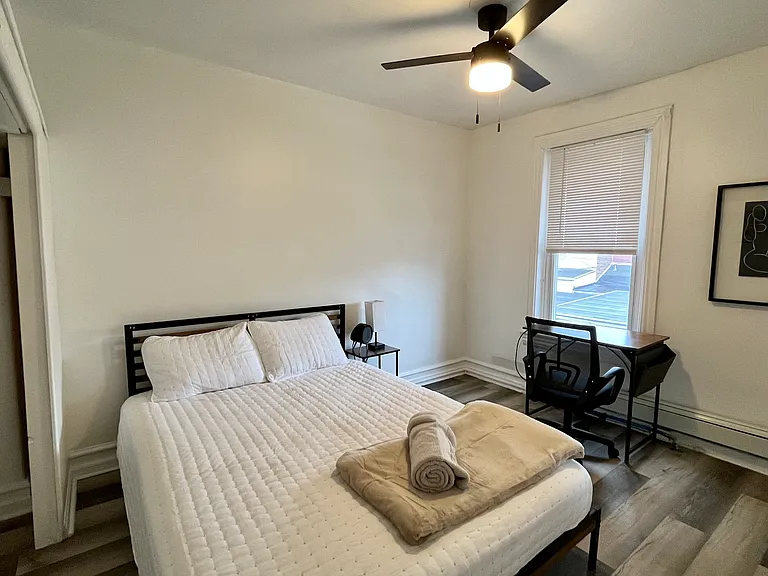 516 N Mohr St — Photo 3