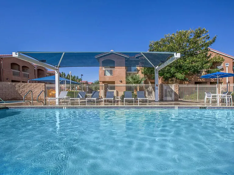 Plumtree Apartments — Photo 7