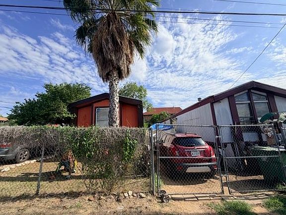4th image of 2820 Maryland Ave