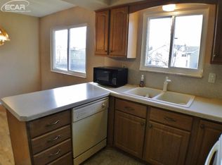 6242 Lake Forest Dr, Grand Blanc, MI 48439