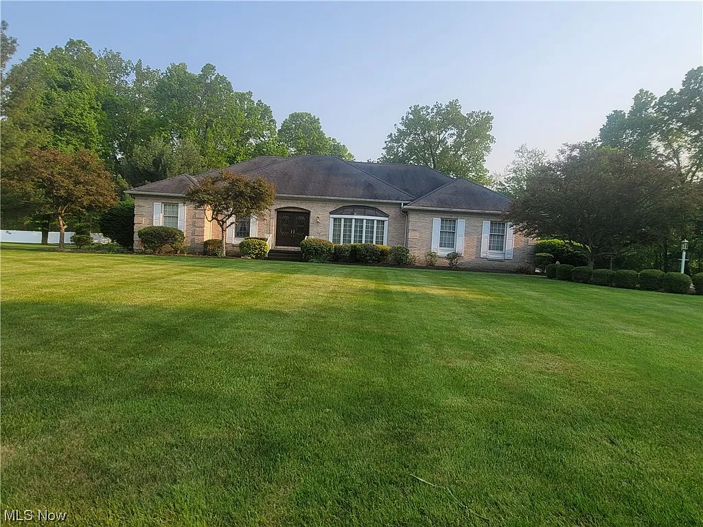 448 Avalon Dr SE photo 1