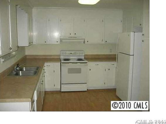 2nd image of 11719 Park Rd