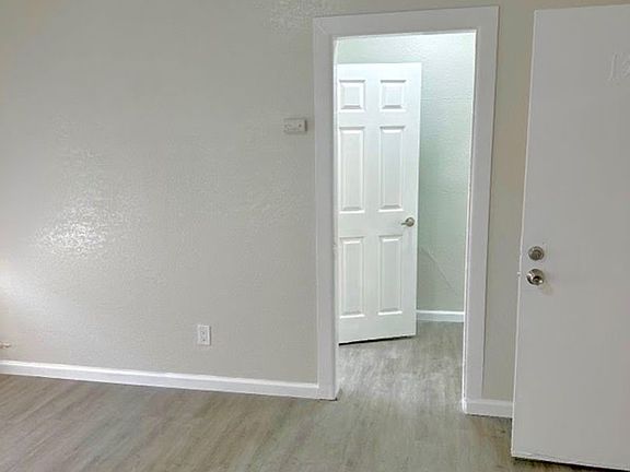 4th image of 5606 S Figueroa St #13A