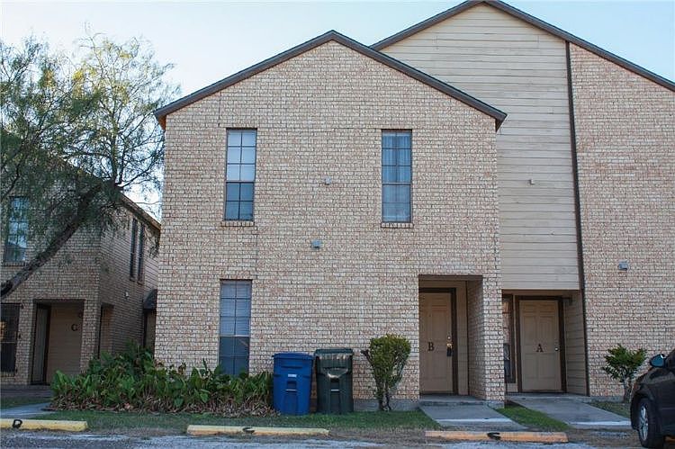 1st image of 2309 Capitan Dr APT B