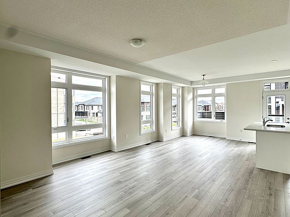 4th image of 5 Riley Reed Ln