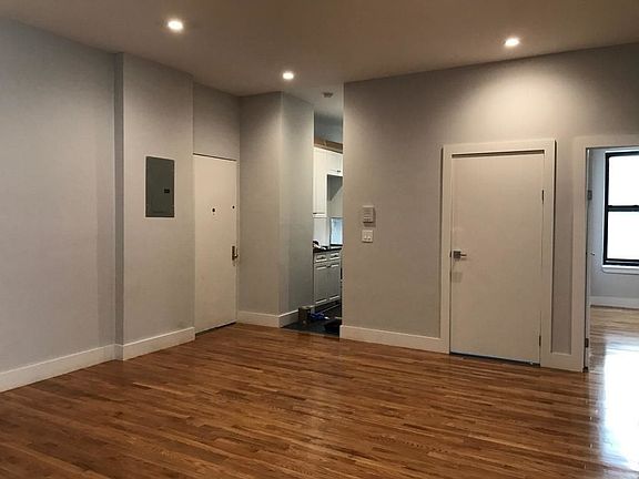 3rd image of 901 Washington Ave APT 1M