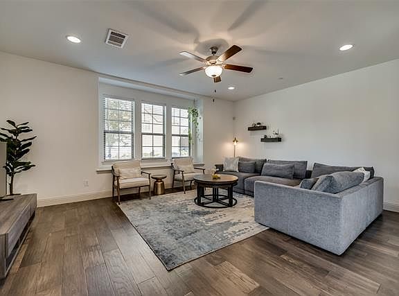 3rd image of 6241 Davison Way