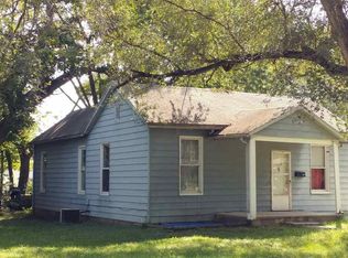 306 N 4th St, Clinton, MO 64735