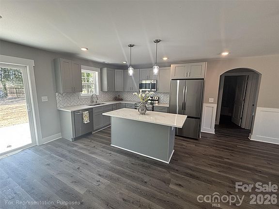 3rd image of 2251 Richland Ave