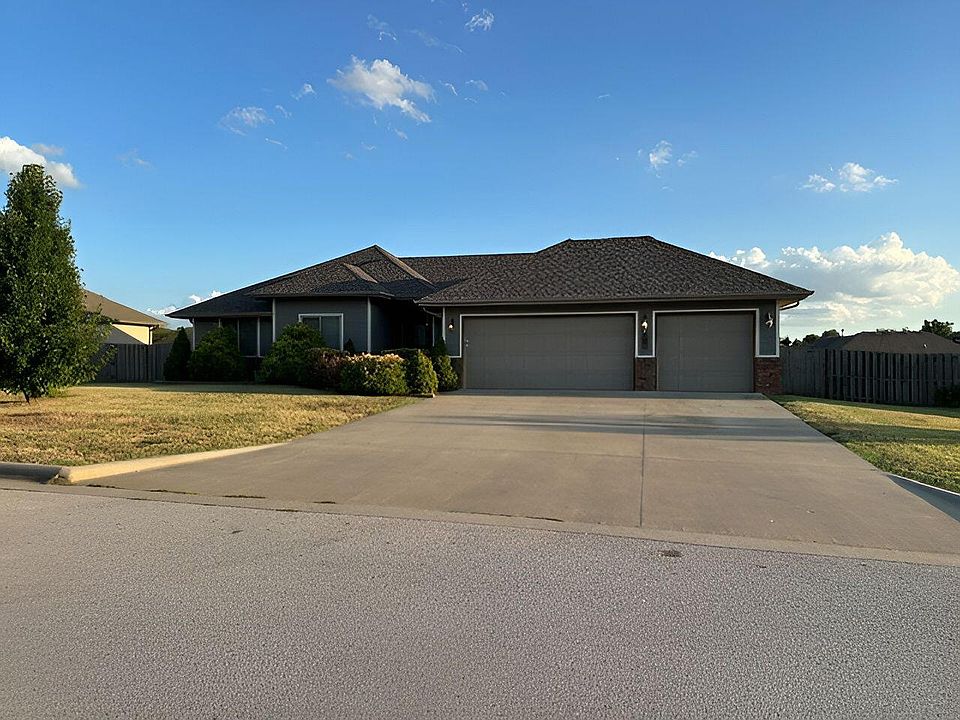1st image of 4428 W Cloverleaf Terrace