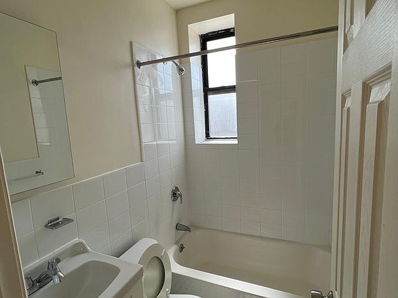 3rd image of 1194 Brook Ave #C3