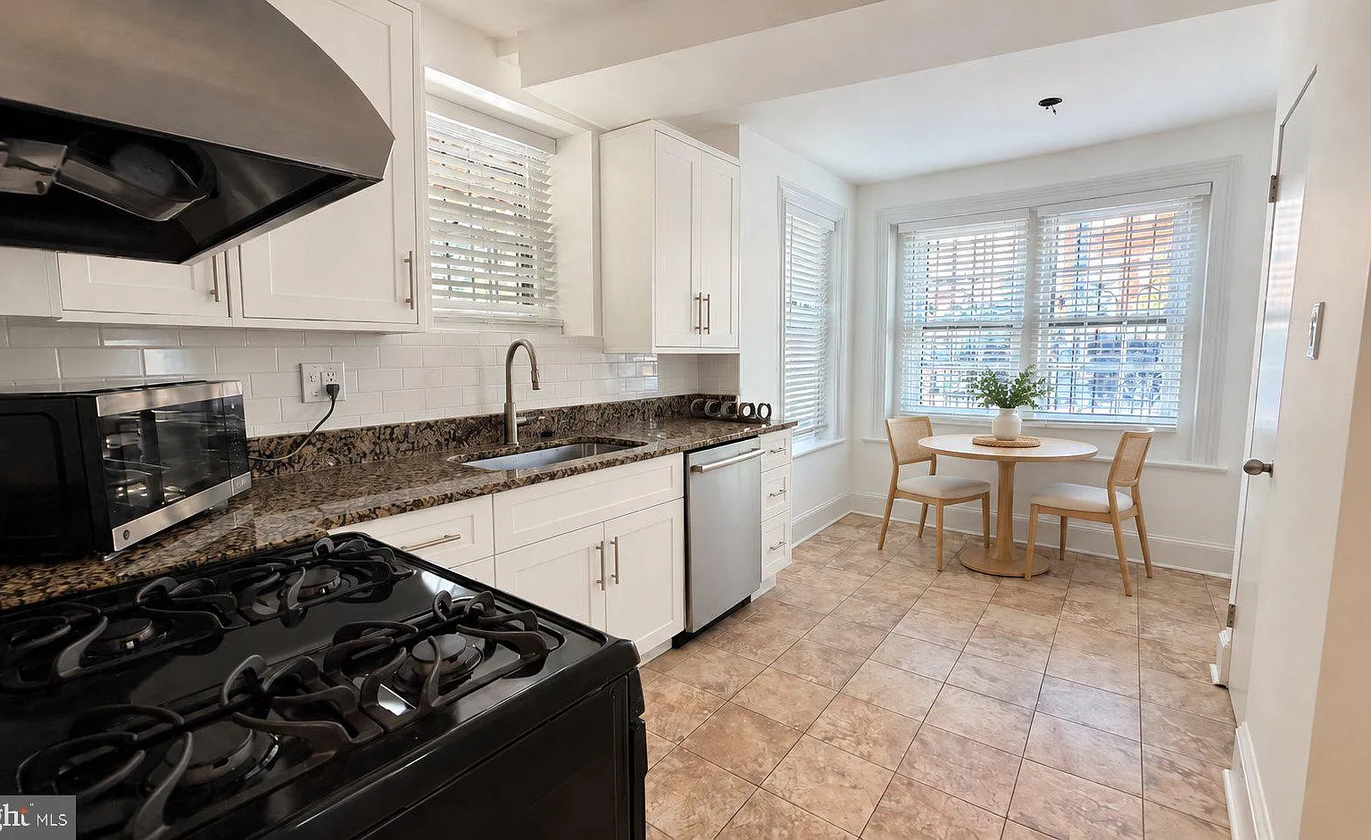 Studio, 1.0 bath, 661 sqft, $2,100 — Photo 4