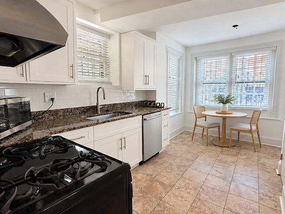 4th image of 320 6th St NE #1