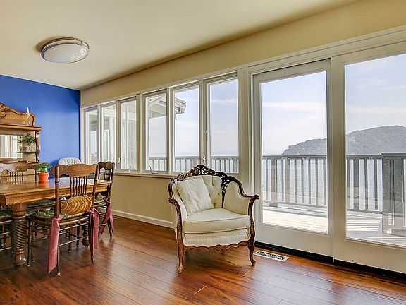 4th image of 2030 Paradise Dr