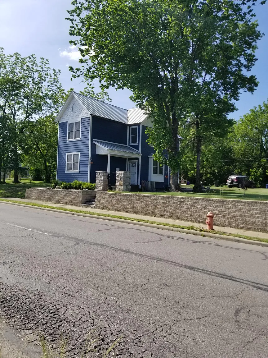 1452 Cole St photo 1