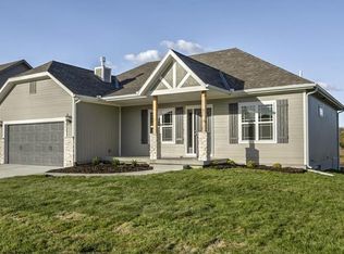 813 Cedar Ridge Dr, Raymore, MO 64083
