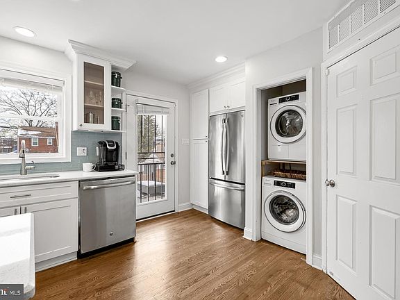 3rd image of 5027 11th St NE