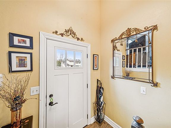 2nd image of 2358 Mt Vernon Dr