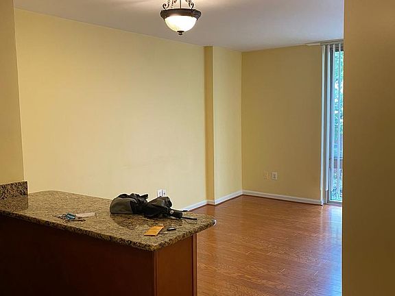 4th image of 950 25th St NW APT 407