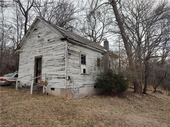 936 Burton St, Eden, NC 27288
