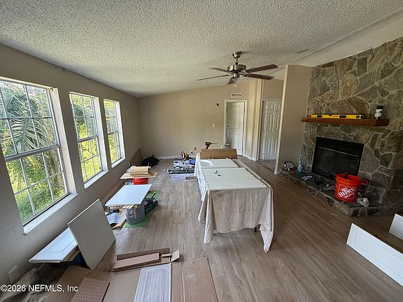 3rd image of 7922 Hastings St