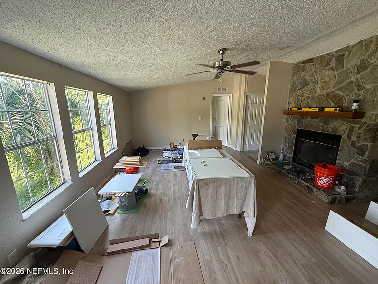 7922 Hastings St — Photo 3