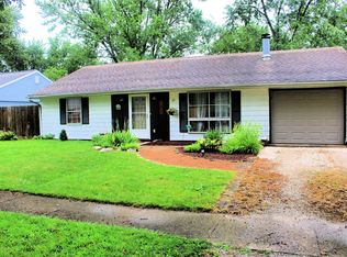 708 Dogwood Dr, Champaign, IL 61821