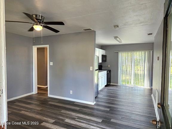 3rd image of 358 Vesta Cir
