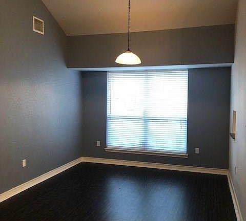 5th image of 1611 Sunspur Dr