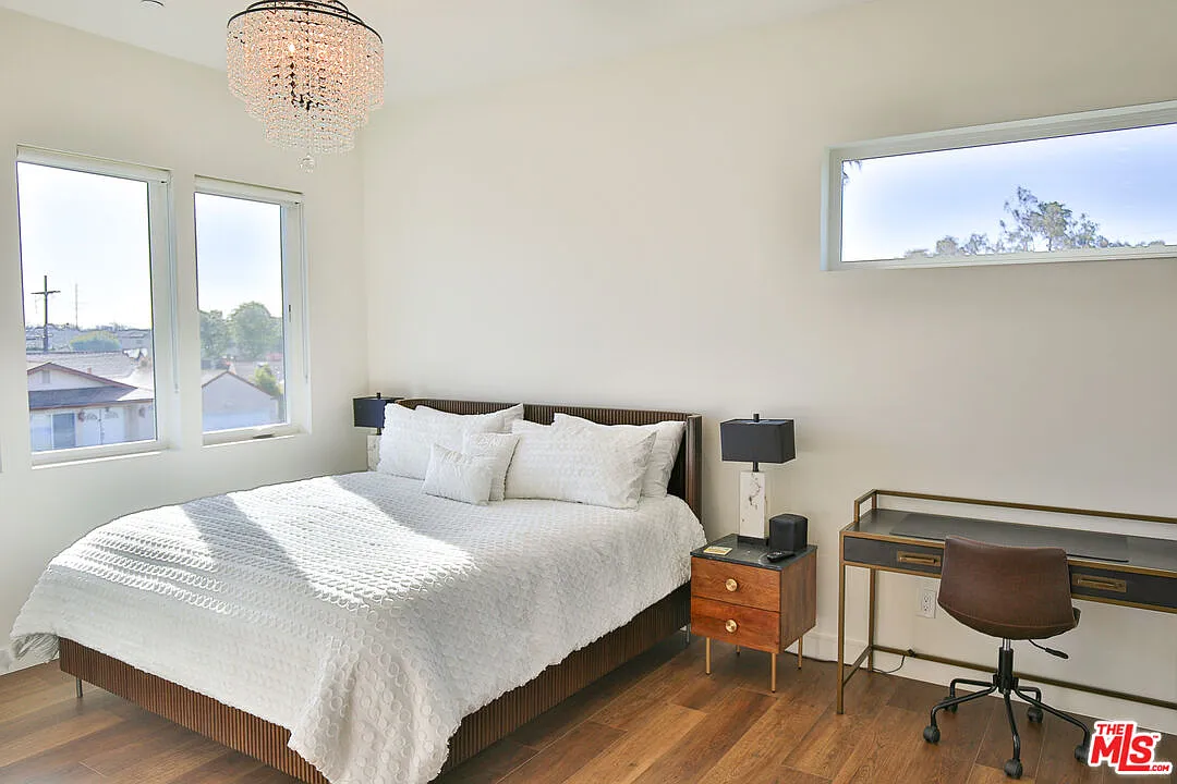 1 bed, 1.0 bath, 880 sqft, $3,650 — Photo 3