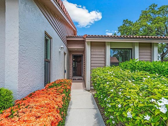 4th image of 3883 Wilshire Cir W #124