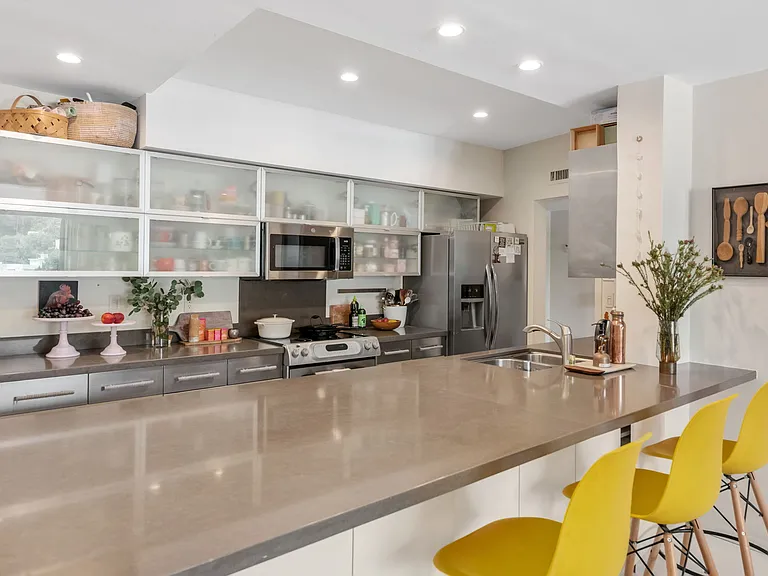 7250 Franklin Ave #903 — Photo 8