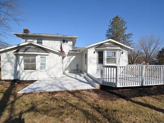 5th image of 134 Hawthorn Dr SW