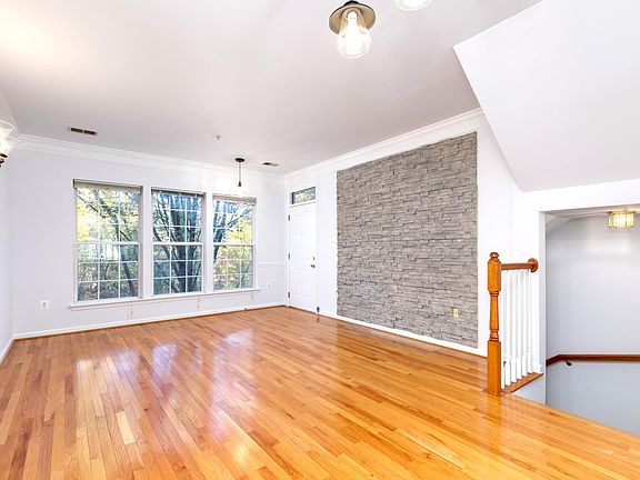 5th image of 11622A Cavalier Landing Ct