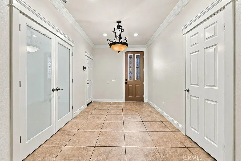 3 bed, 8.5 bath, 2560 sqft, $6,000 — Photo 4