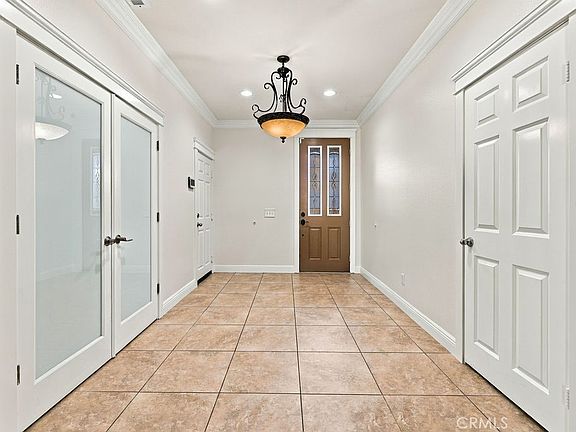 4th image of 3945 Derby Cir