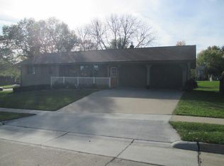 1313 N Prairie St, Pella, IA 50219