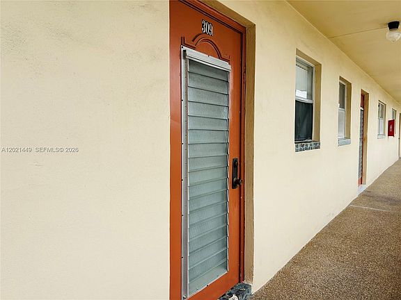 2nd image of 2831 E Sunrise Lakes Dr #309
