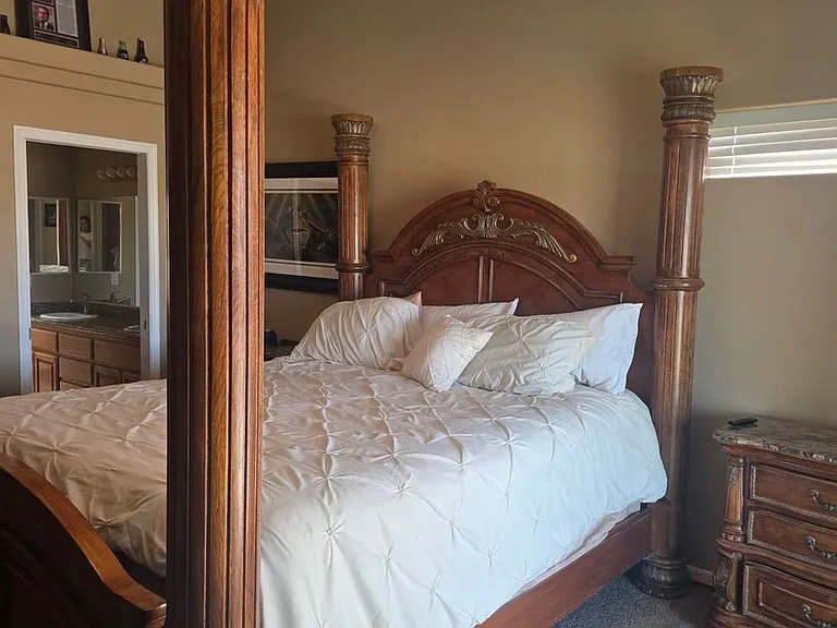 2121 E Desert Lakes Dr — Photo 27