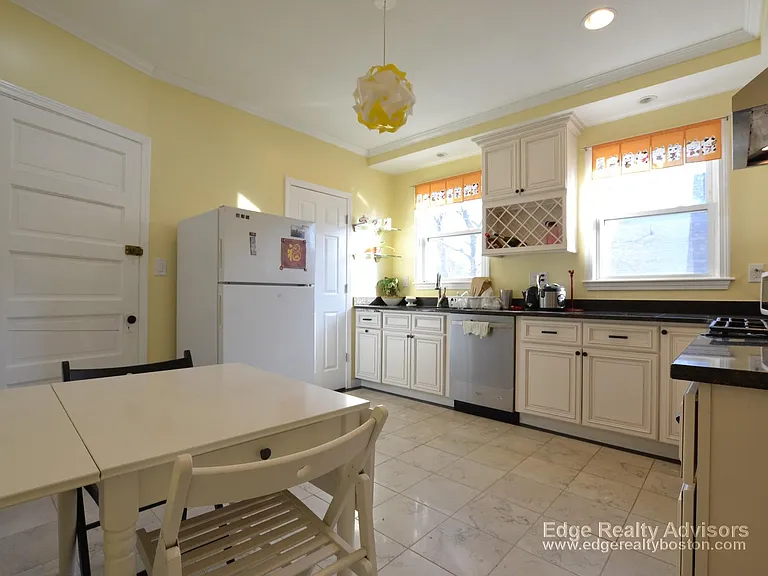 35 Palmer St #R — Photo 3