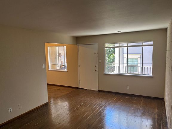 3rd image of 715 Oakland Ave APT 202
