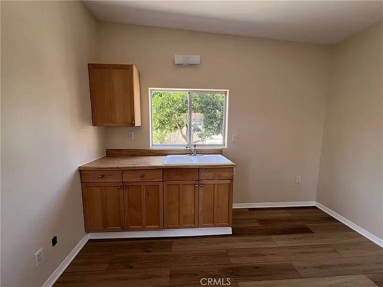 540 Crosby St — Photo 16