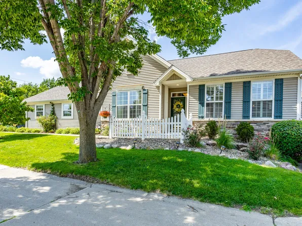 12719 Madison Ave, Urbandale, IA 50323