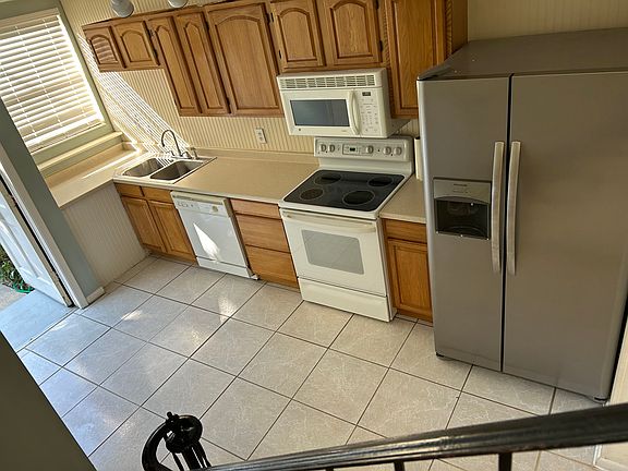 4th image of 2941 Cherokee Ave APT 6