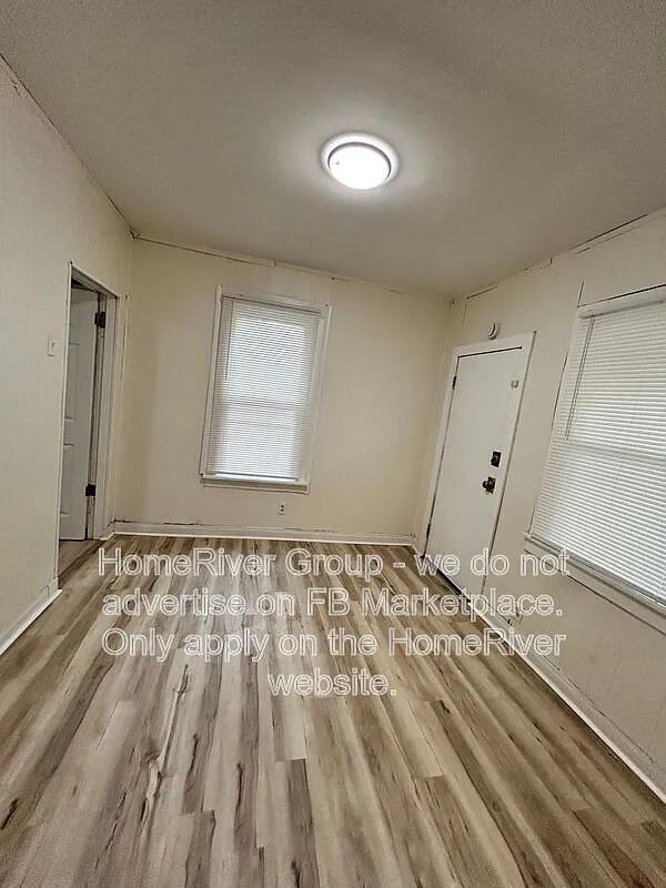 2 bed, 1.0 bath, 770 sqft, $1,150 — Photo 2