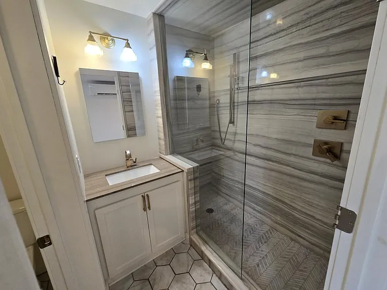 167 Robbins Ave #B — Photo 9