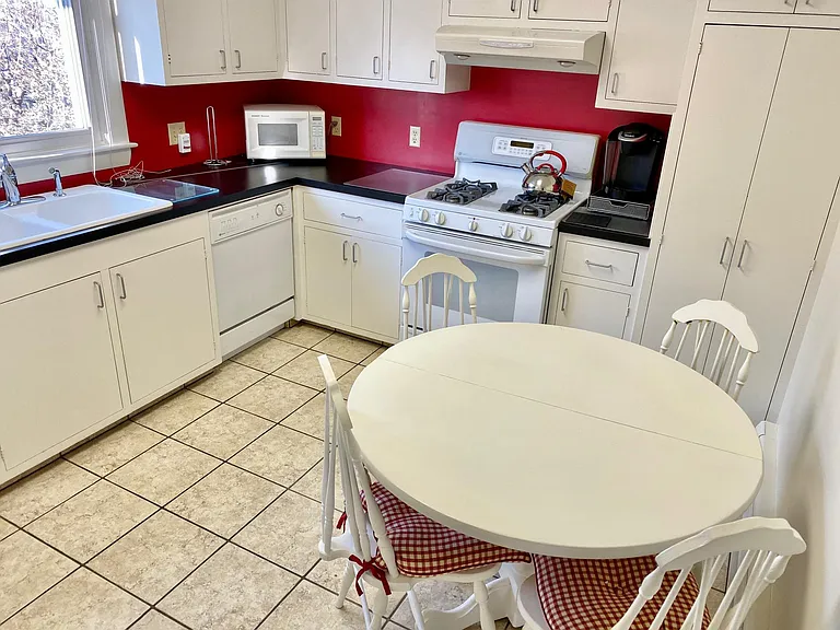 50 Webster St #14G — Photo 3