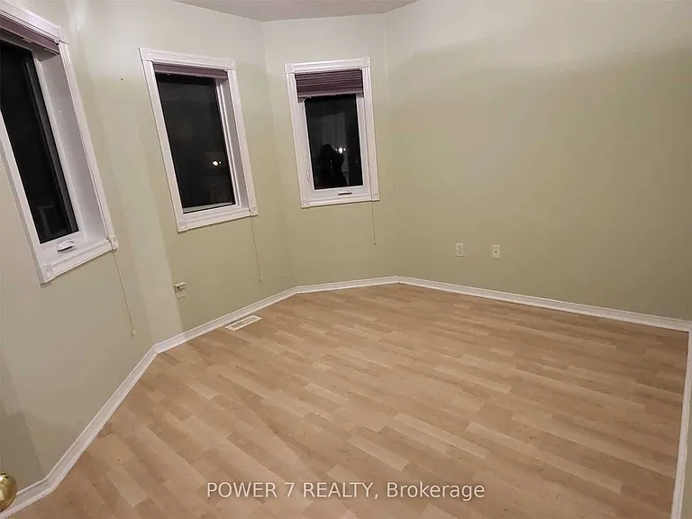 254 Bur Oak Ave — Photo 8
