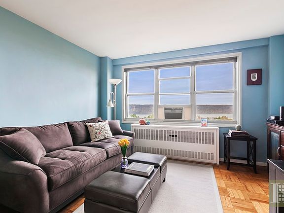 2nd image of 3935 Blackstone Ave APT 11K