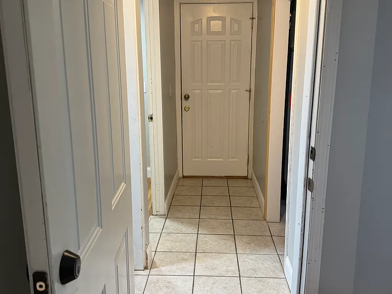 6730 S 142nd St — Photo 14